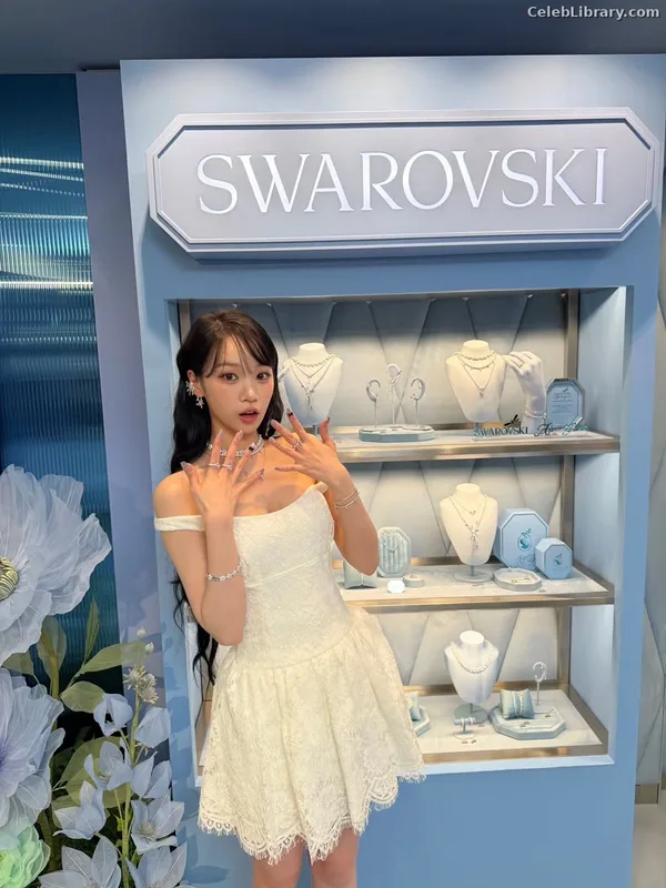 Kim Chaewon 김채원 [Le Sserafim] photo 2 of 2310