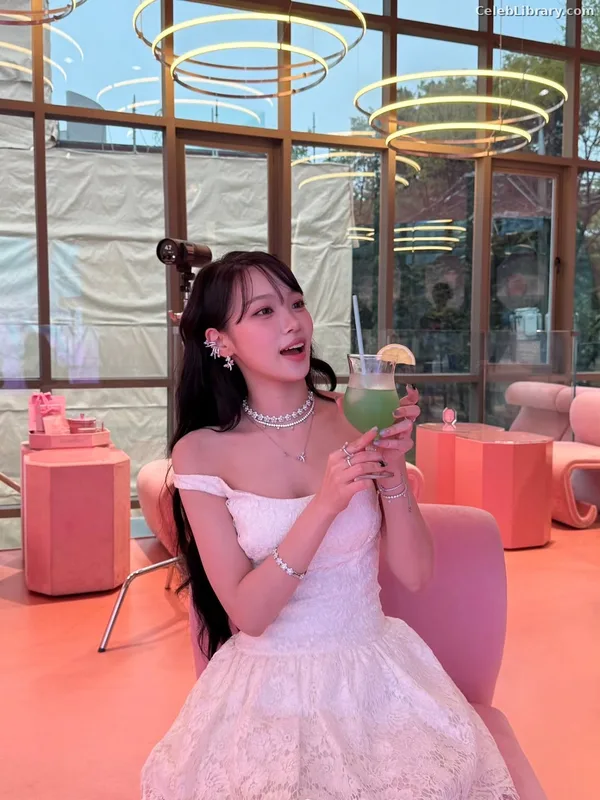 Kim Chaewon 김채원 [Le Sserafim] photo 3 of 2310