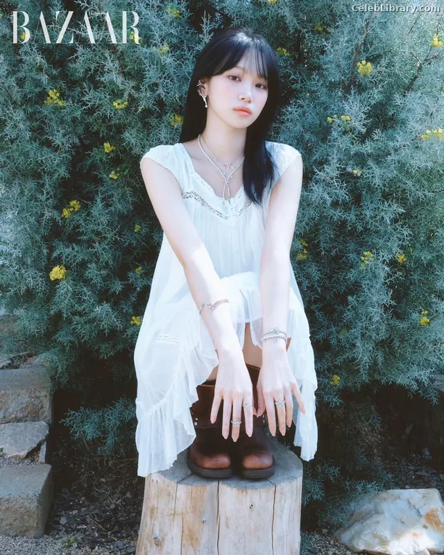 Kim Chaewon 김채원 [Le Sserafim] photo 8 of 2310
