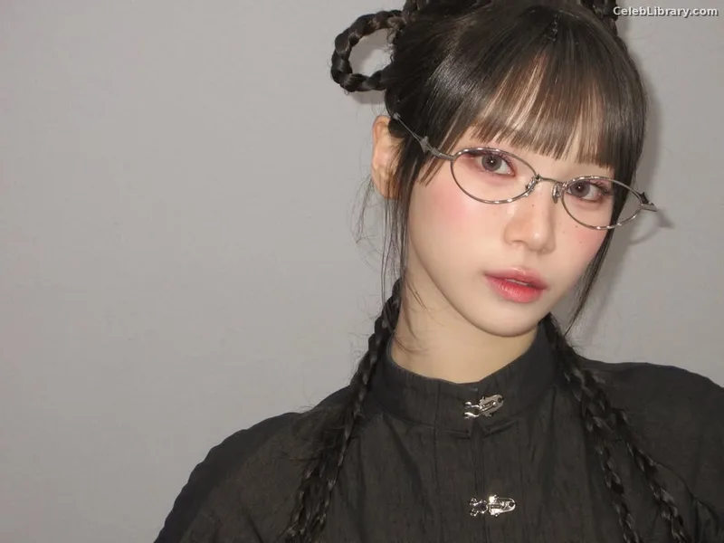 Kim Chaewon 김채원 [Le Sserafim] photo 6 of 2310