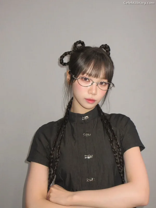 Kim Chaewon 김채원 [Le Sserafim] photo 11 of 2310