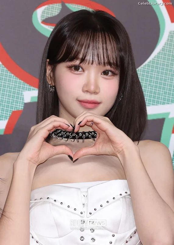 Kim Chaewon 김채원 [Le Sserafim] photo 14 of 2310