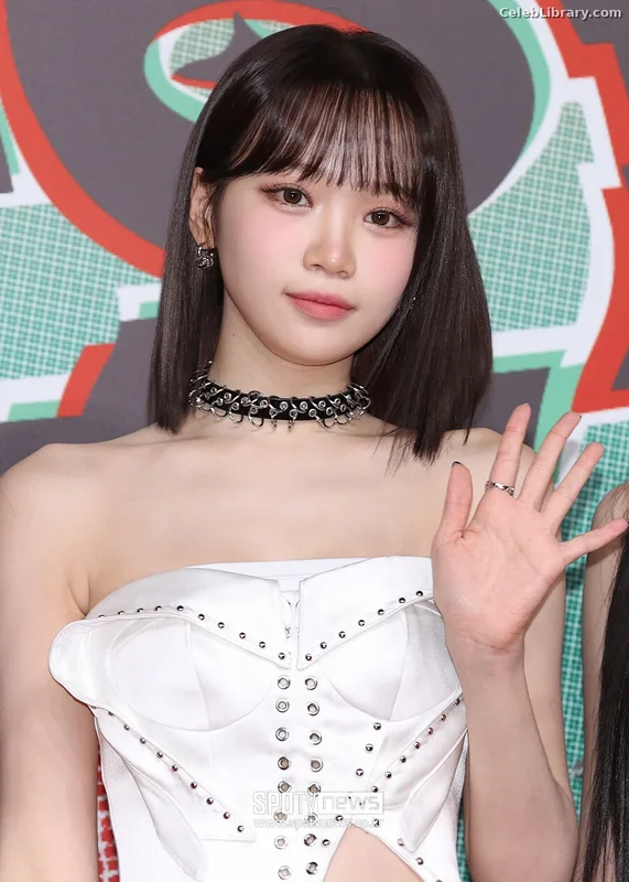 Kim Chaewon 김채원 [Le Sserafim] photo 15 of 2310