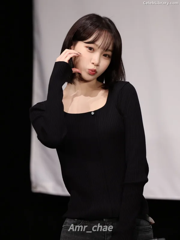 Kim Chaewon 김채원 [Le Sserafim] photo 16 of 2310