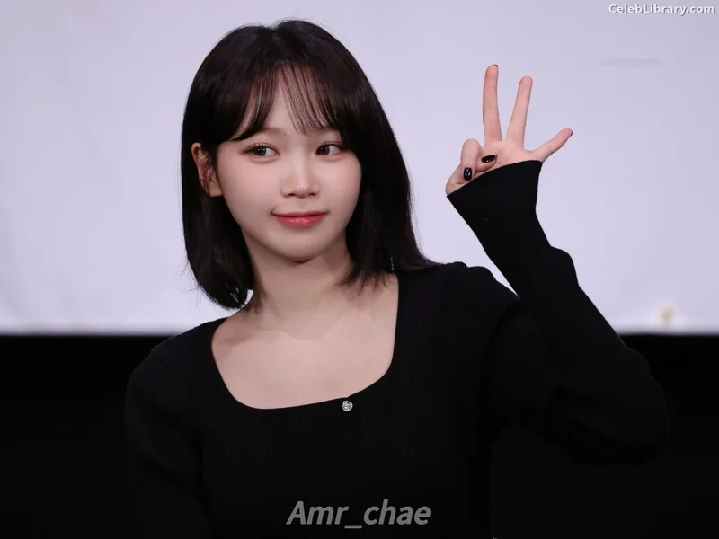 Kim Chaewon 김채원 [Le Sserafim] photo 17 of 2310