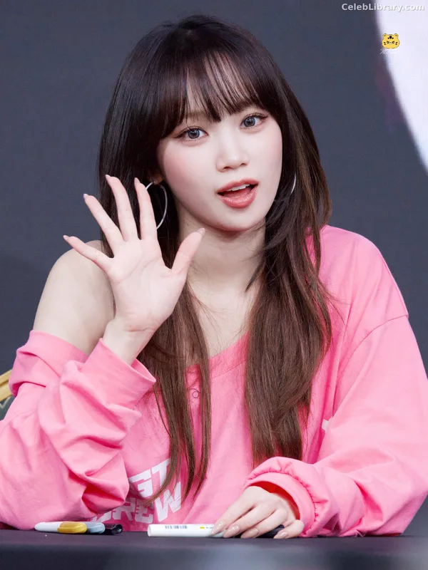 Kim Chaewon 김채원 [Le Sserafim] photo 24 of 2310