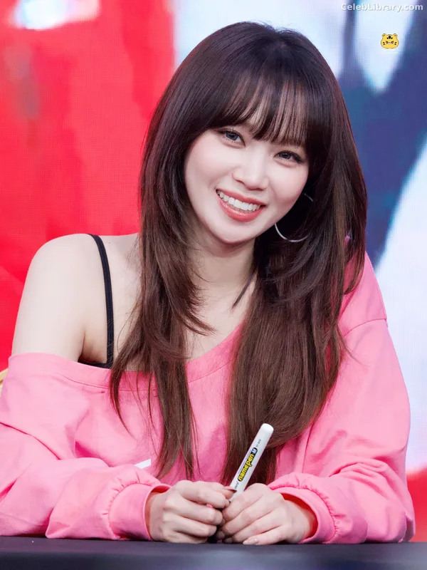 Kim Chaewon 김채원 [Le Sserafim] photo 1 of 2310