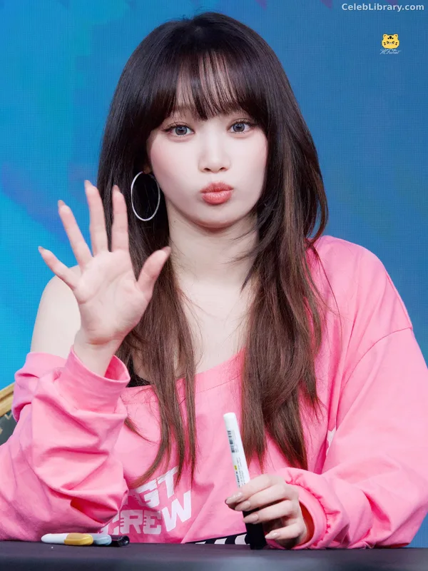Kim Chaewon 김채원 [Le Sserafim] photo 3 of 2310