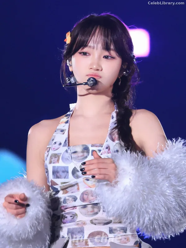 Kim Chaewon 김채원 [Le Sserafim] photo 9 of 2310