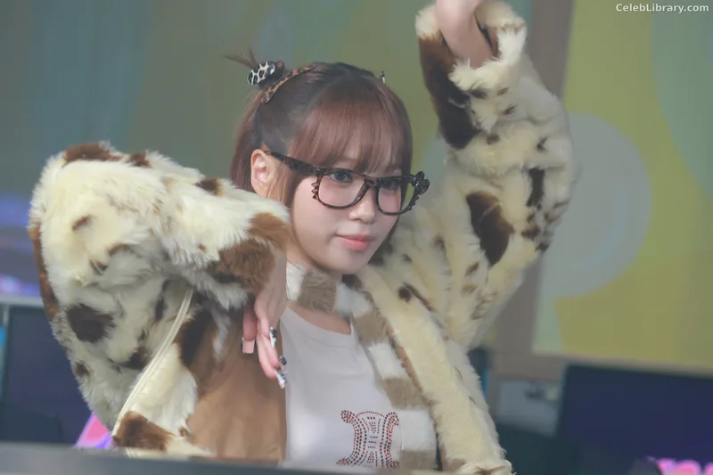 Kim Chaewon 김채원 [Le Sserafim] photo 13 of 2310