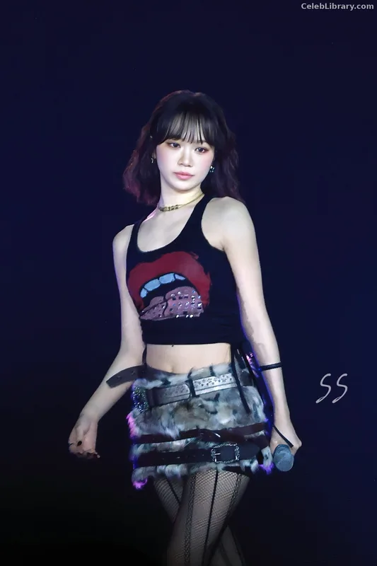 Kim Chaewon 김채원 [Le Sserafim] photo 20 of 2310