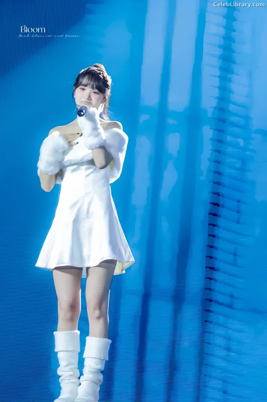 Kim Chaewon 김채원 [Le Sserafim] photo 22 of 2310