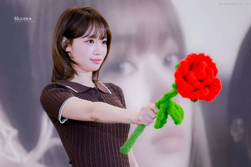 Kim Chaewon 김채원 [Le Sserafim] photo 3 of 2310