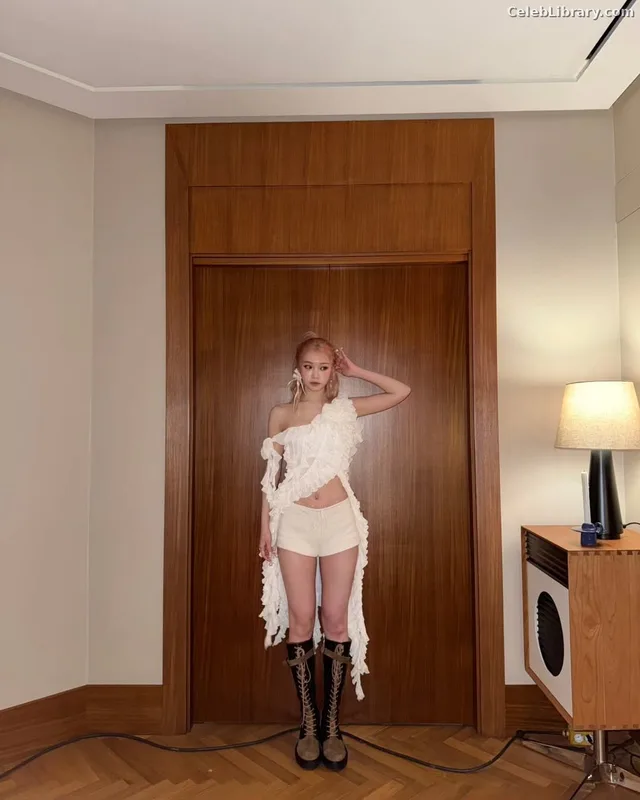 Kim Chaewon 김채원 [Le Sserafim] photo 10 of 2310