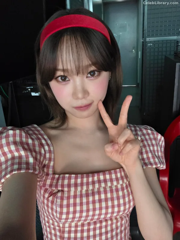Kim Chaewon 김채원 [Le Sserafim] photo 12 of 2310