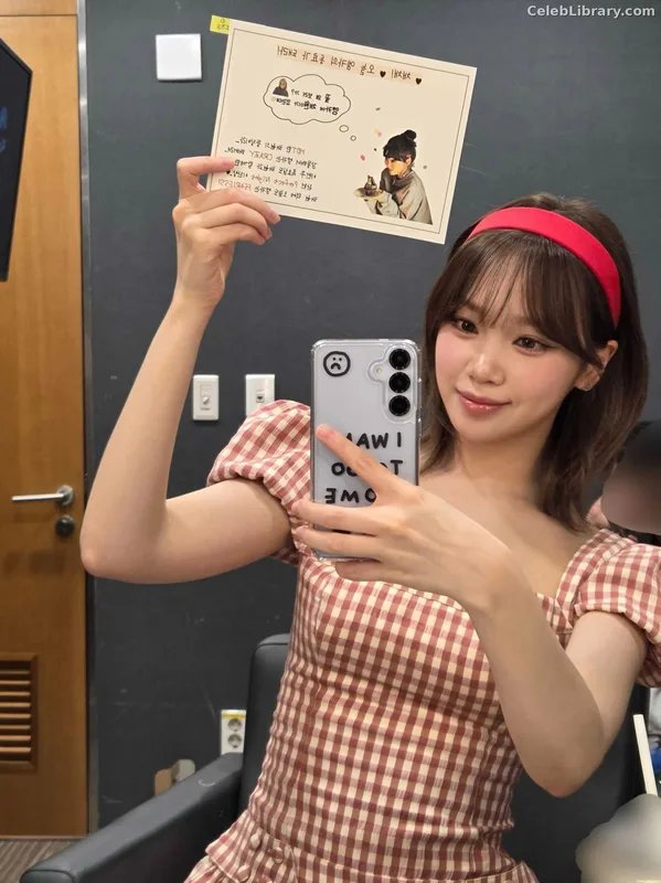 Kim Chaewon 김채원 [Le Sserafim] photo 15 of 2310