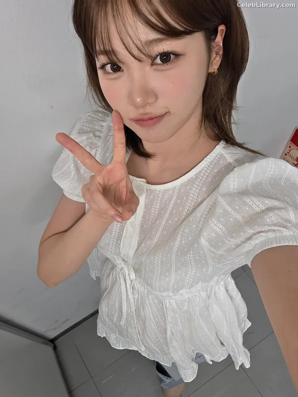 Kim Chaewon 김채원 [Le Sserafim] photo 16 of 2310