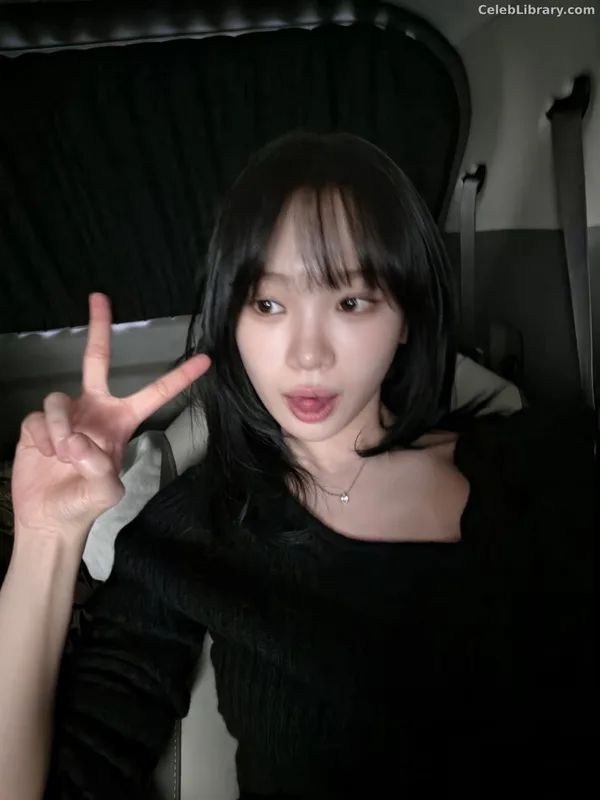 Kim Chaewon 김채원 [Le Sserafim] photo 24 of 2310