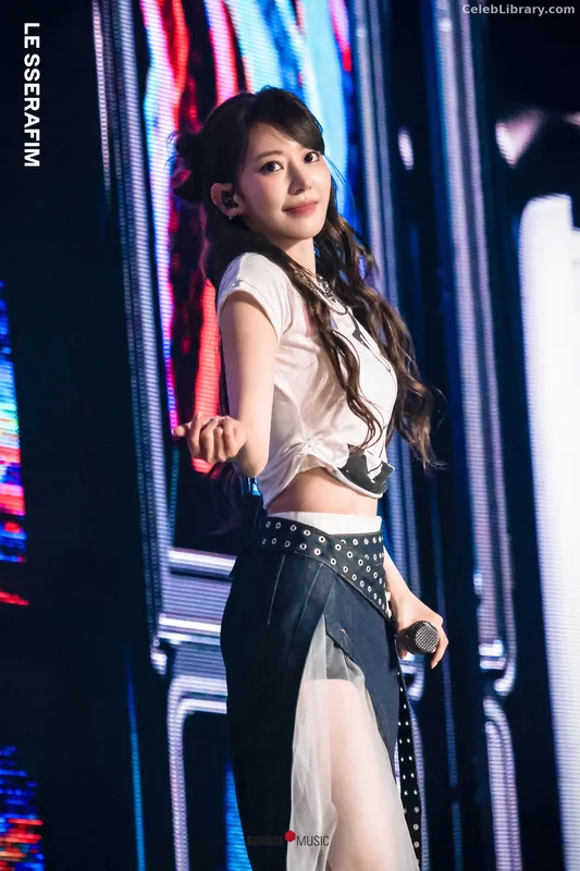 Kim Chaewon 김채원 [Le Sserafim] photo 12 of 2310