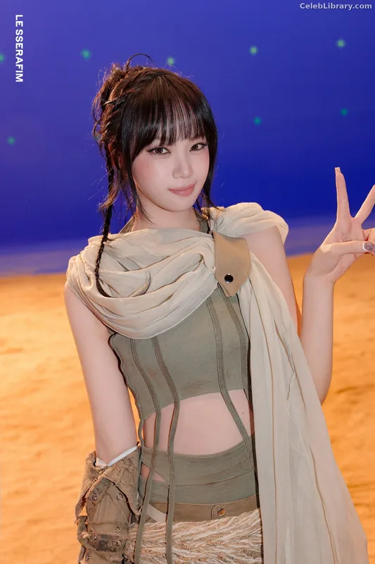 Kim Chaewon 김채원 [Le Sserafim] photo 10 of 2310