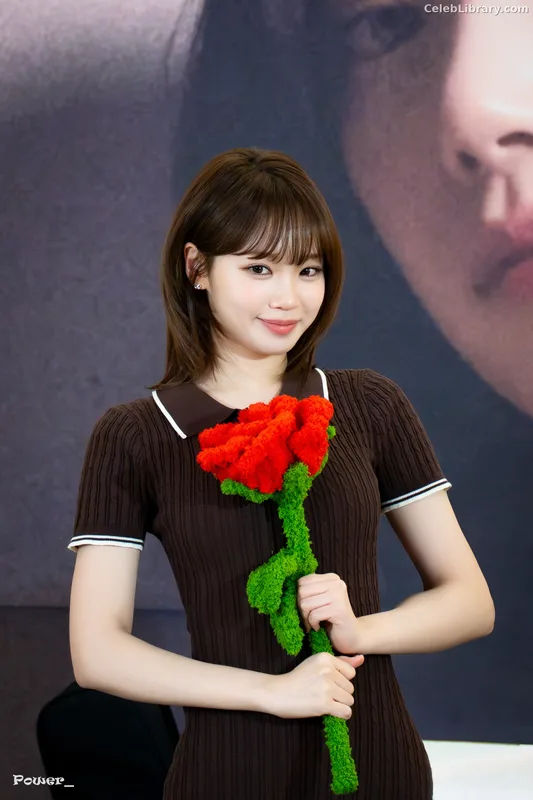 Kim Chaewon 김채원 [Le Sserafim] photo 14 of 2310