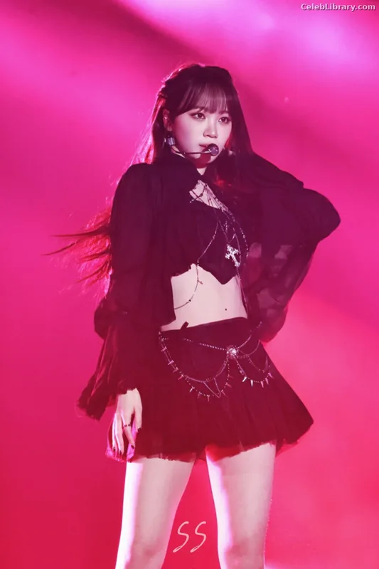 Kim Chaewon 김채원 [Le Sserafim] photo 7 of 2310
