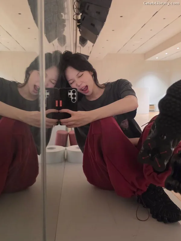 Kim Chaewon 김채원 [Le Sserafim] photo 17 of 2310