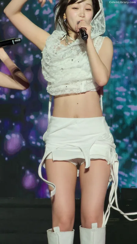 Kim Chaewon 김채원 [Le Sserafim] photo 5 of 2310