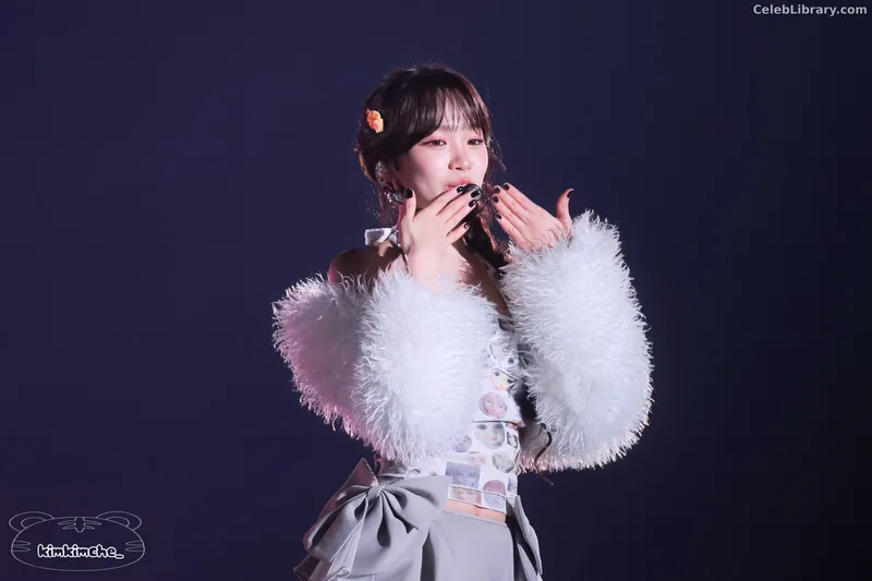 Kim Chaewon 김채원 [Le Sserafim] photo 8 of 2310
