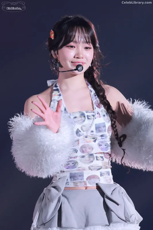 Kim Chaewon 김채원 [Le Sserafim] photo 12 of 2310