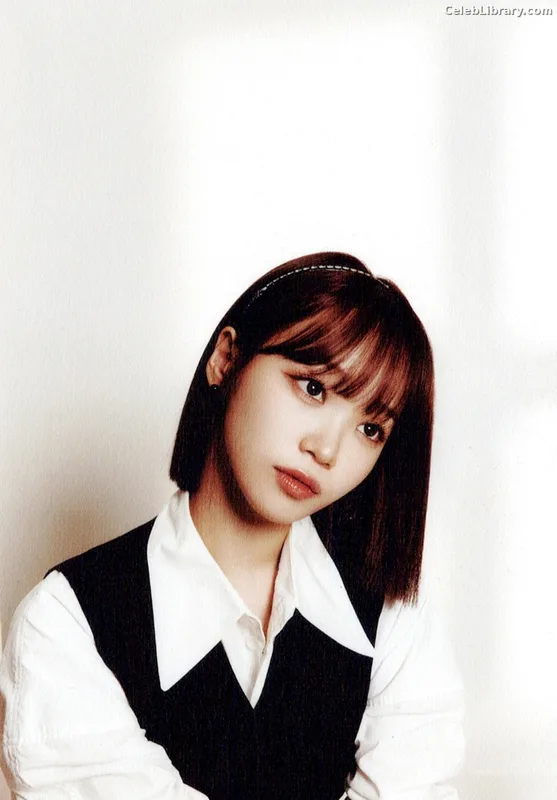 Kim Chaewon 김채원 [Le Sserafim] photo 17 of 2310