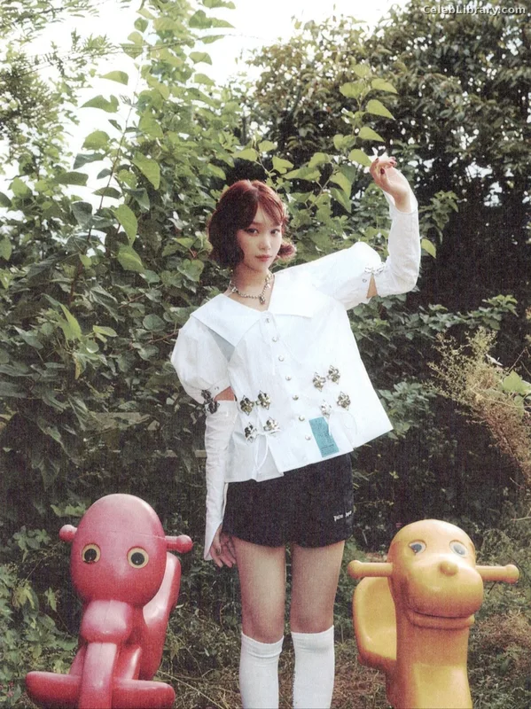 Kim Chaewon 김채원 [Le Sserafim] photo 4 of 2310
