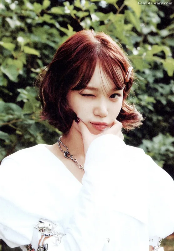 Kim Chaewon 김채원 [Le Sserafim] photo 5 of 2310