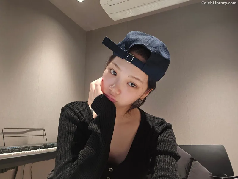 Kim Chaewon 김채원 [Le Sserafim] photo 16 of 2310