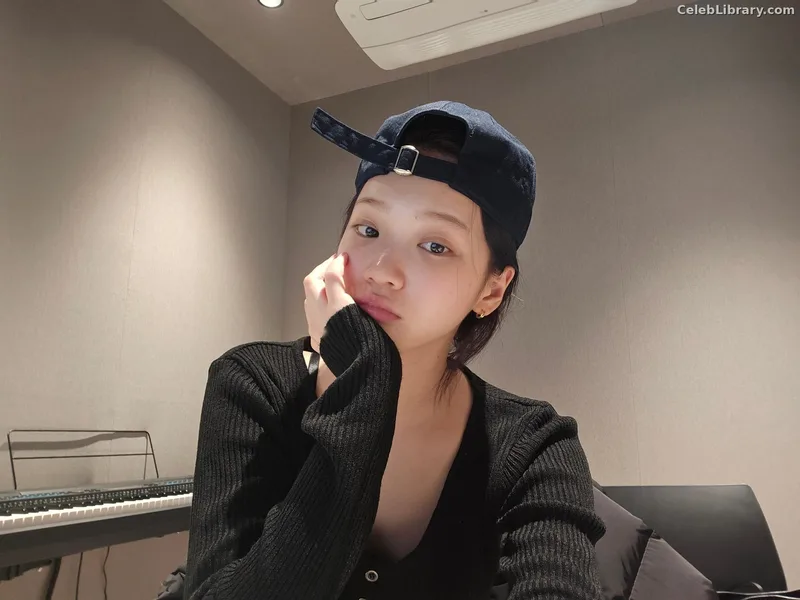 Kim Chaewon 김채원 [Le Sserafim] photo 17 of 2310