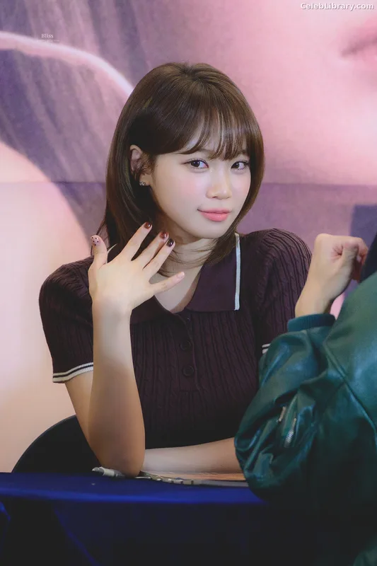 Kim Chaewon 김채원 [Le Sserafim] photo 22 of 2310