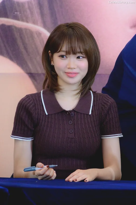 Kim Chaewon 김채원 [Le Sserafim] photo 24 of 2310
