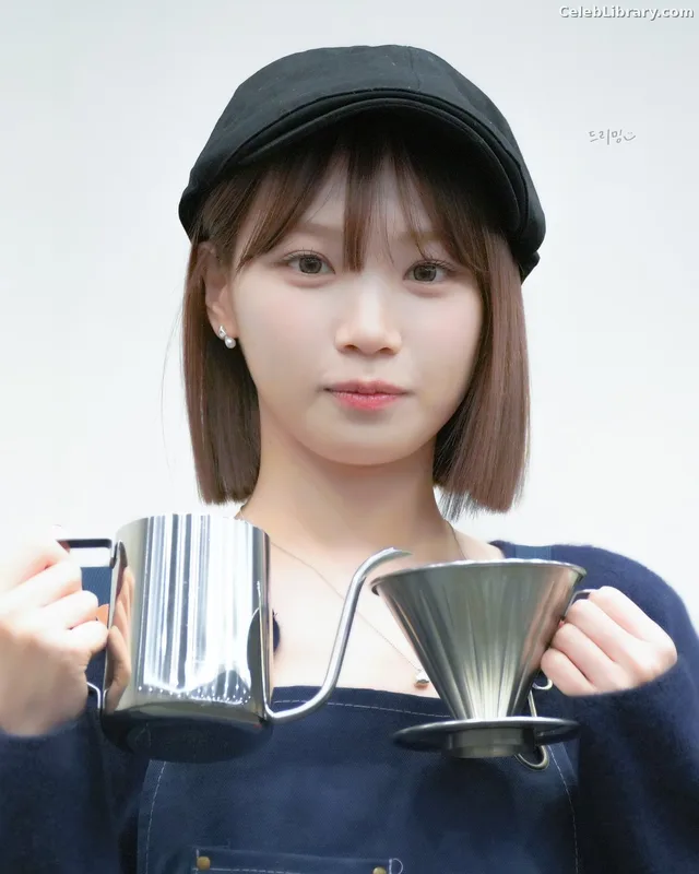 Kim Chaewon 김채원 [Le Sserafim] photo 12 of 2310
