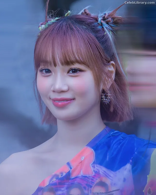 Kim Chaewon 김채원 [Le Sserafim] photo 14 of 2310