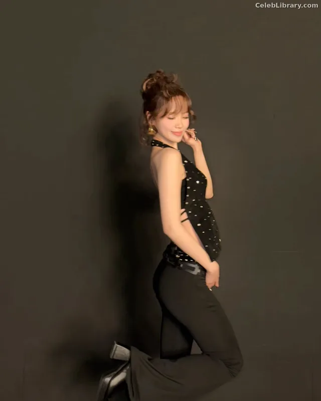 Kim Chaewon 김채원 [Le Sserafim] photo 20 of 2310