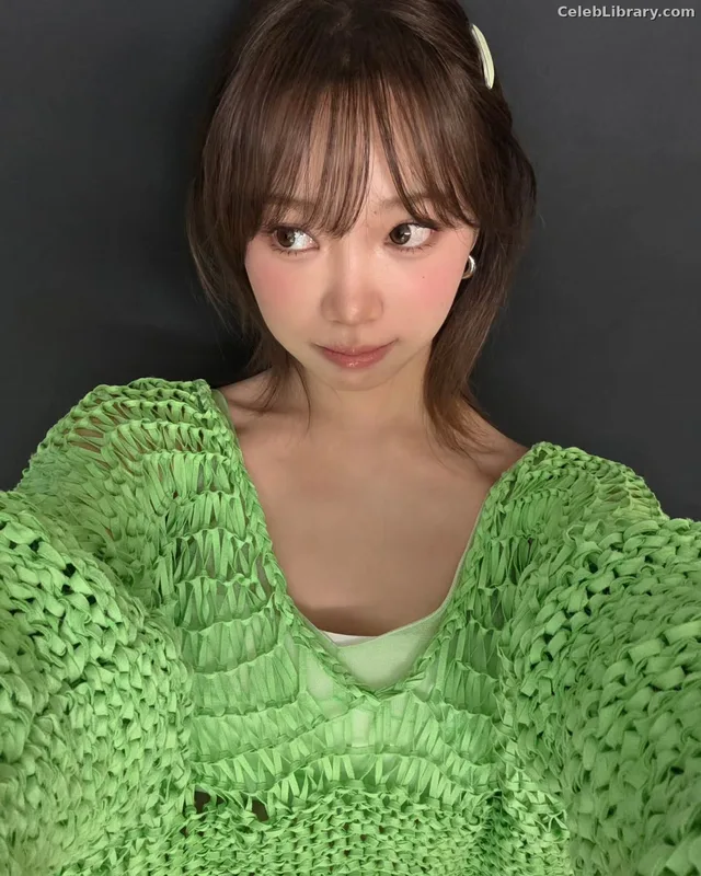 Kim Chaewon 김채원 [Le Sserafim] photo 14 of 2310