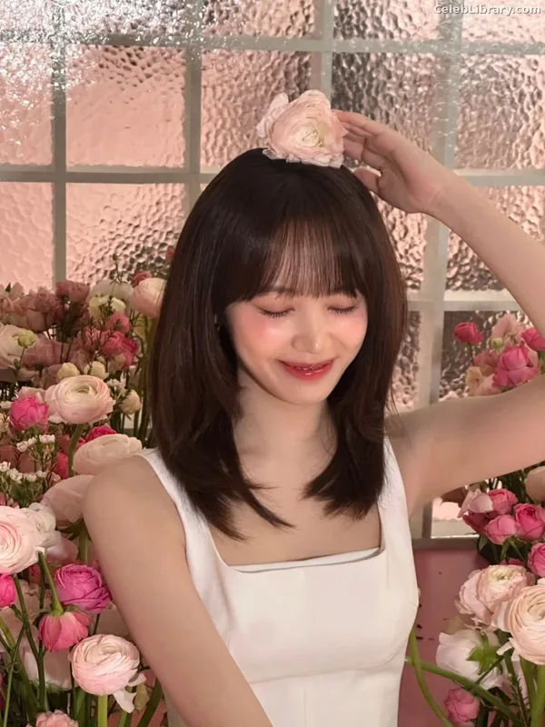 Kim Chaewon 김채원 [Le Sserafim] photo 3 of 2310
