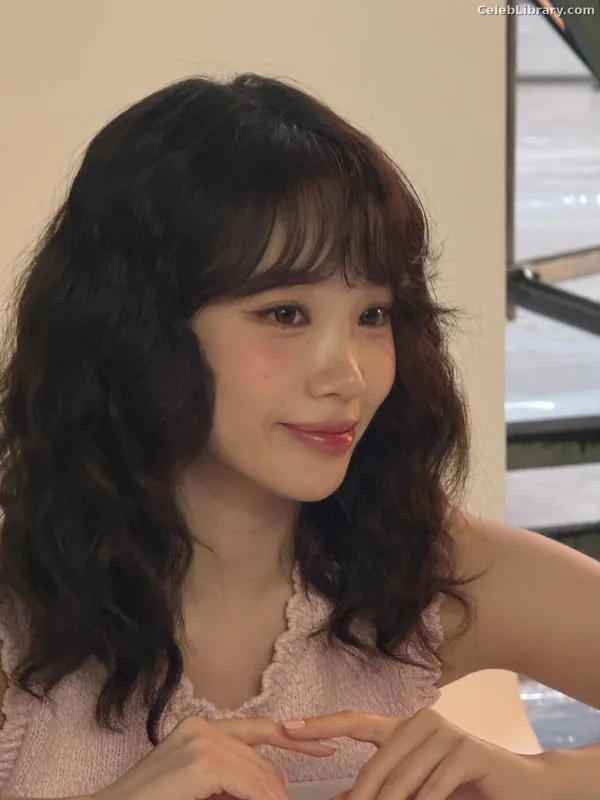 Kim Chaewon 김채원 [Le Sserafim] photo 10 of 2310
