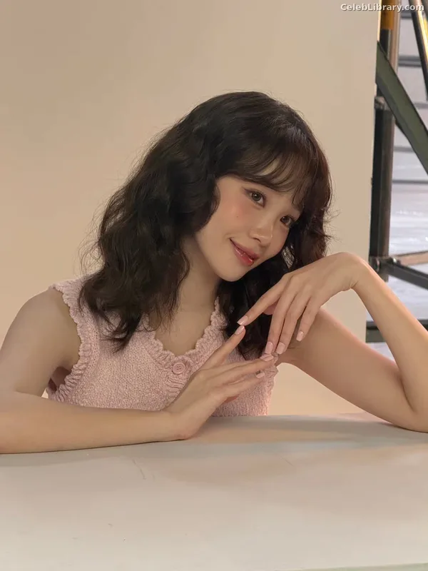 Kim Chaewon 김채원 [Le Sserafim] photo 13 of 2310