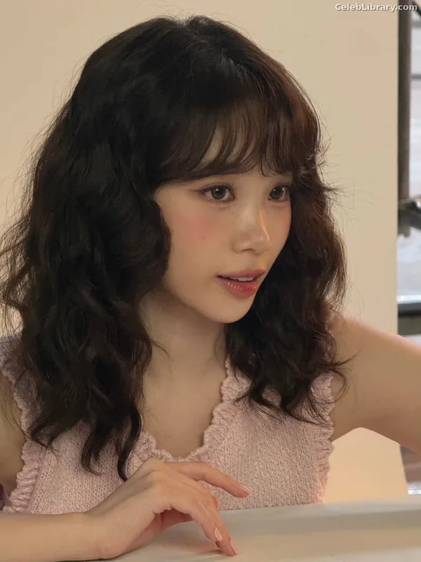 Kim Chaewon 김채원 [Le Sserafim] photo 15 of 2310