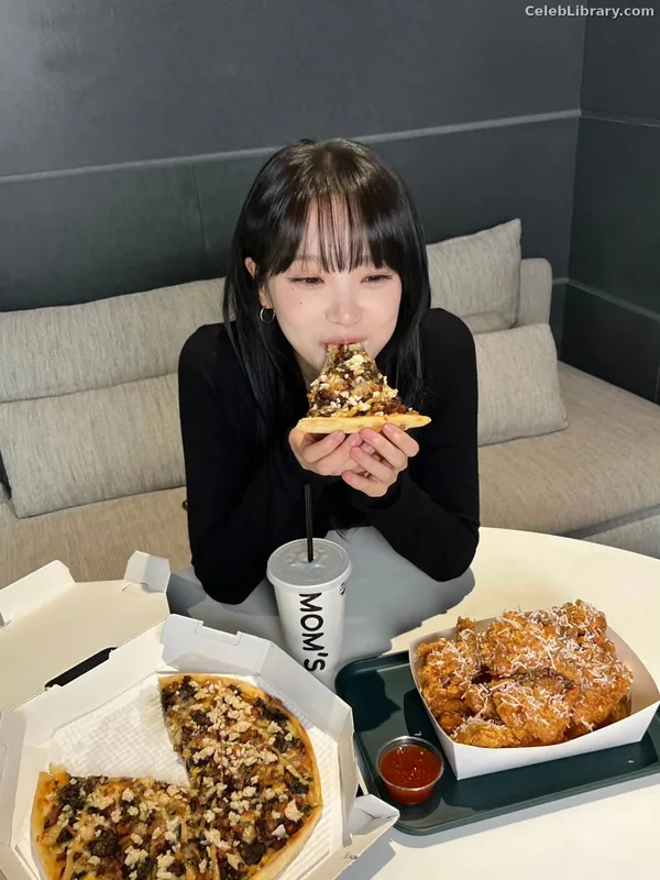 Kim Chaewon 김채원 [Le Sserafim] photo 16 of 2310