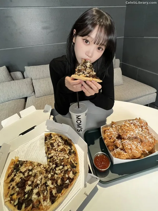 Kim Chaewon 김채원 [Le Sserafim] photo 17 of 2310