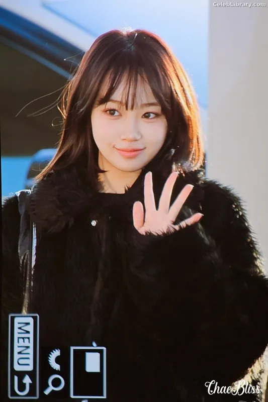 Kim Chaewon 김채원 [Le Sserafim] photo 12 of 2310
