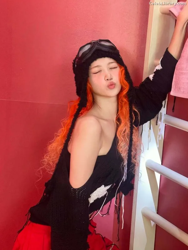 Kim Chaewon 김채원 [Le Sserafim] photo 4 of 2310