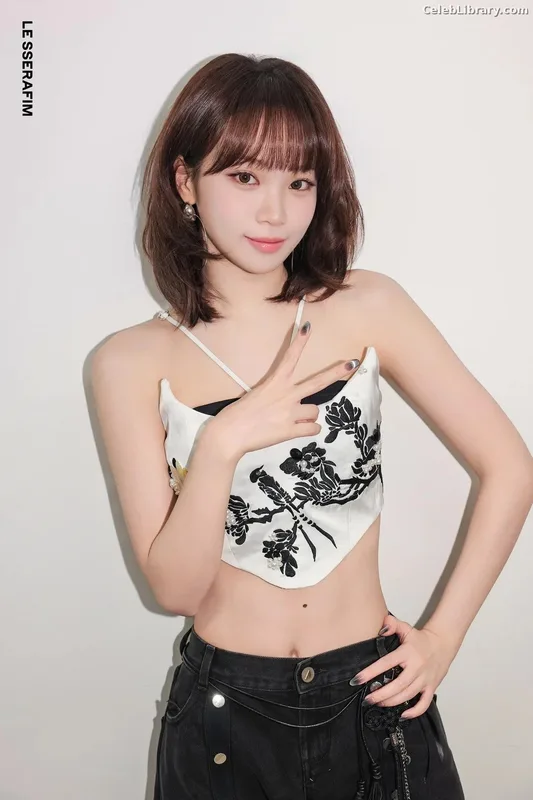 Kim Chaewon 김채원 [Le Sserafim] photo 12 of 2310